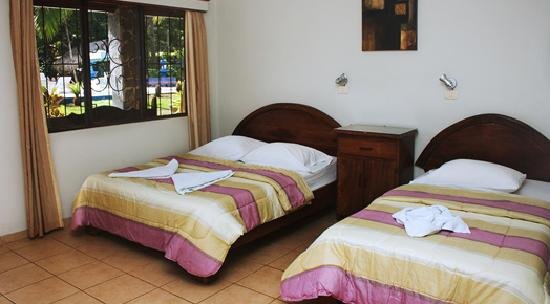 Cabinas Los Almendros