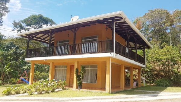 Cabinas En Aserrí