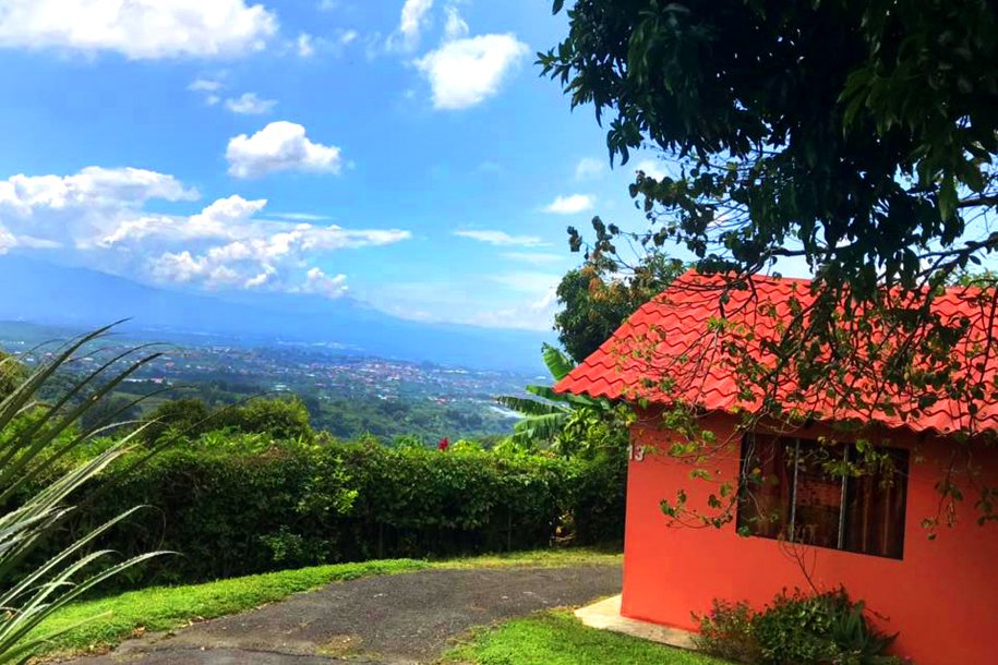 Cabinas En Sarchí Sur